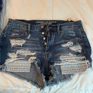 WOMENS AMERICAN EAGLE SHORTS. Size 10